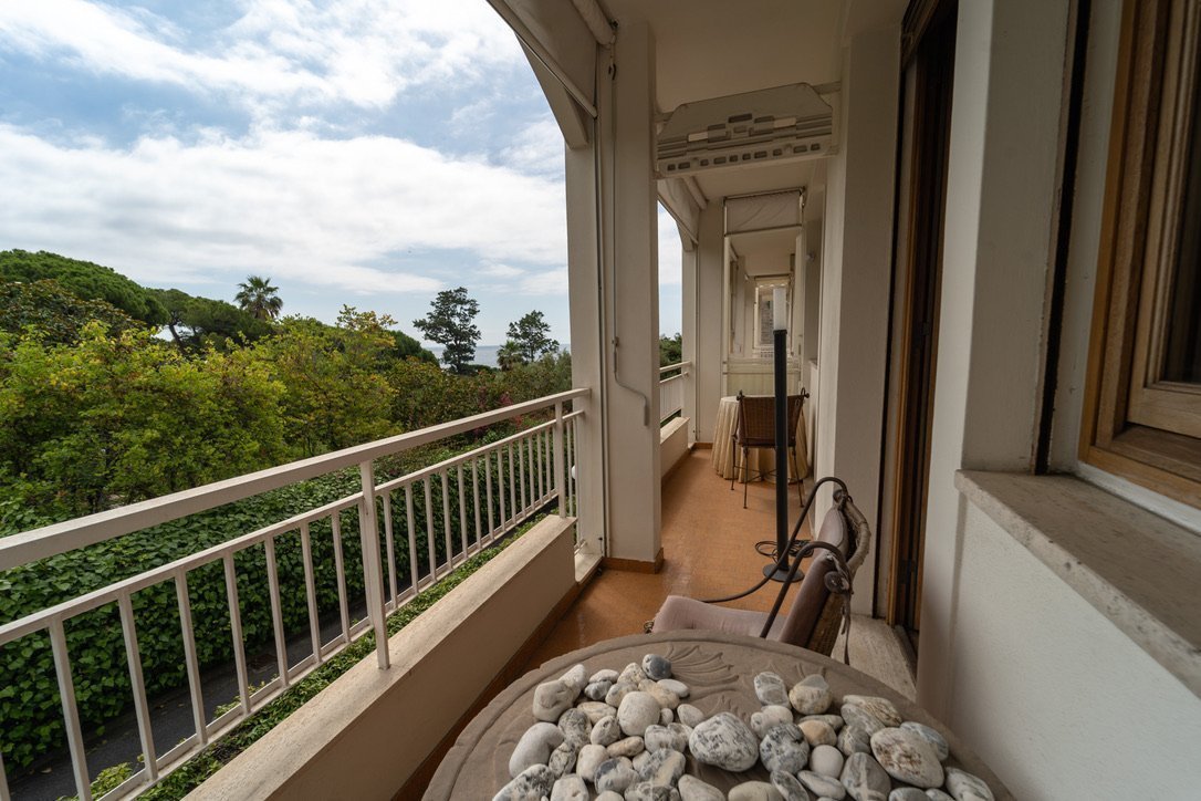 Twins Luxury Beach Apartment - Image 5