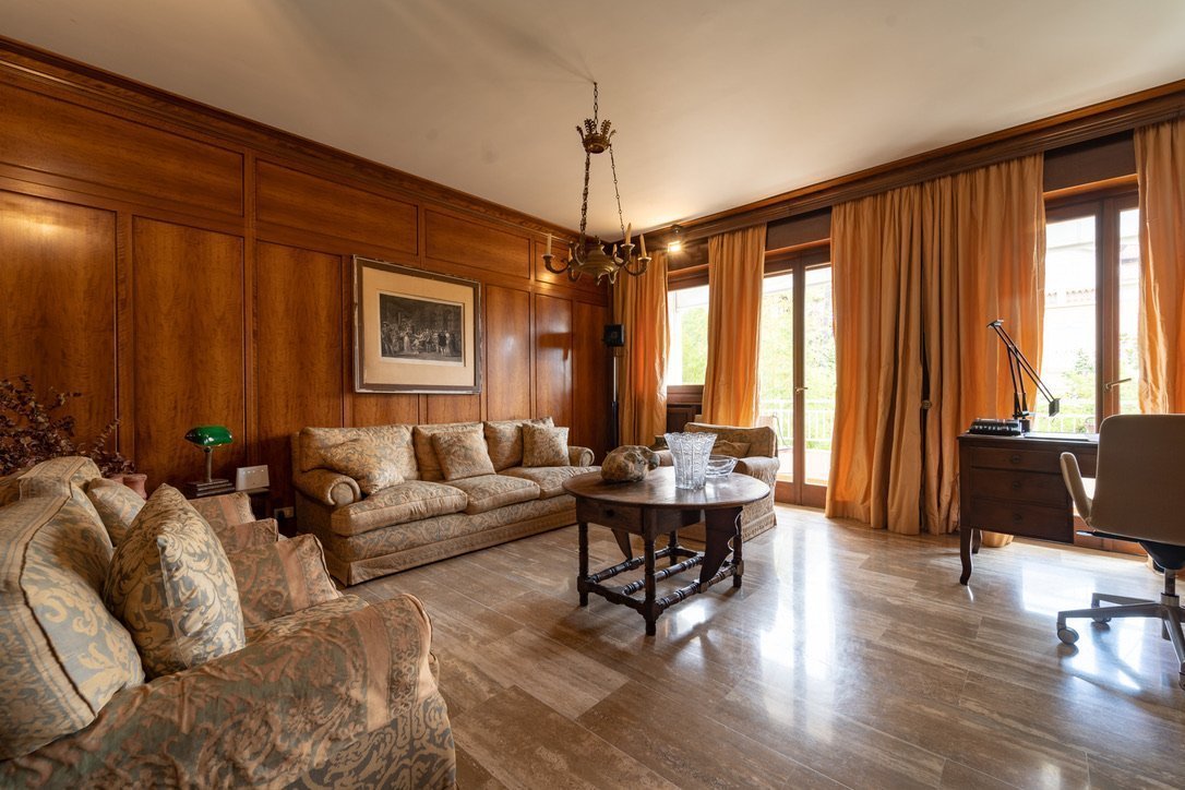 Twins Luxury Beach Apartment - Image 1