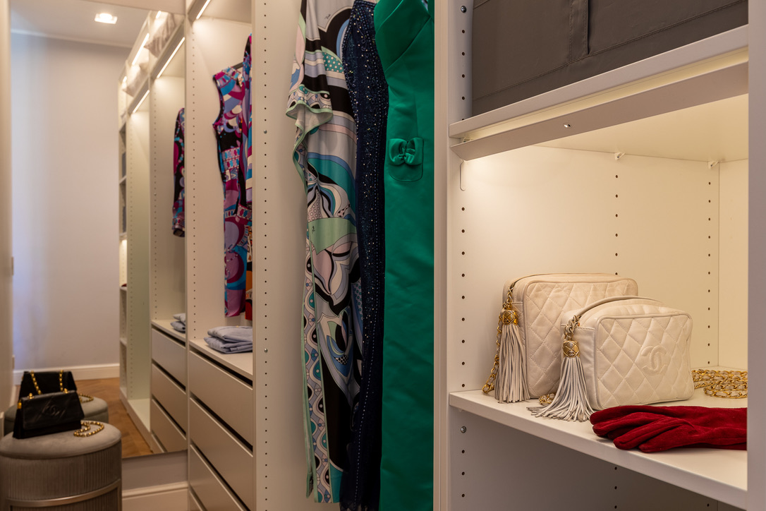 Twins Luxury 2 Bedroom Apartment - Image 9