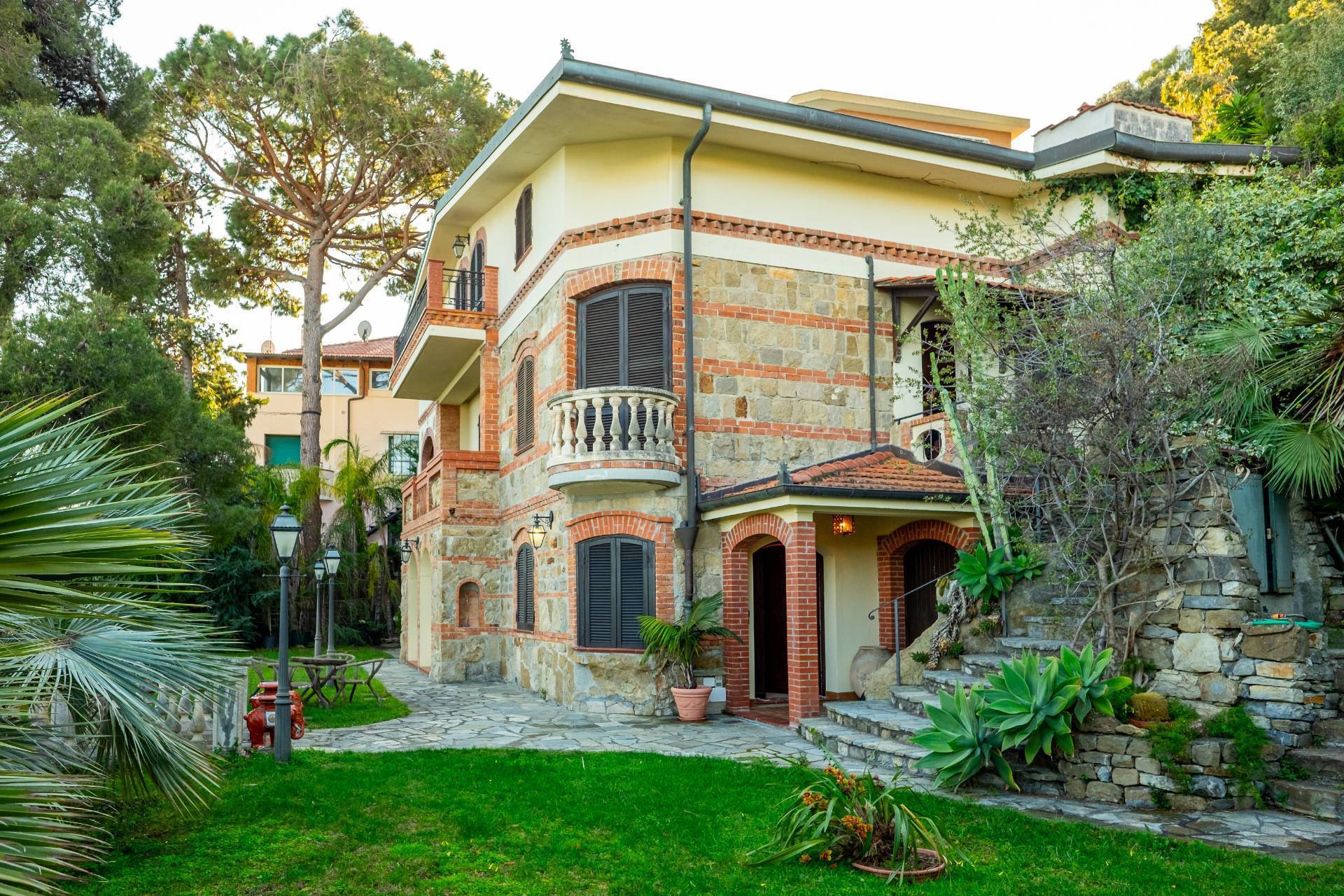 Twins Villa — Storica Capo Pino, Sanremo — 31