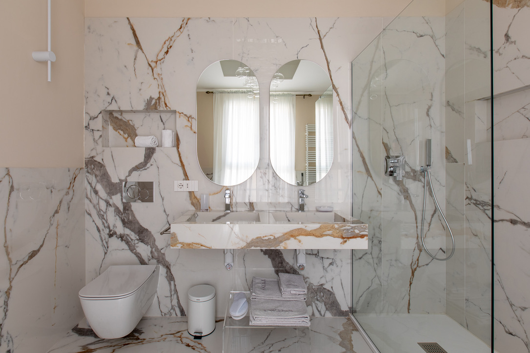 Twins Bilocale Sanremo — Bathroom